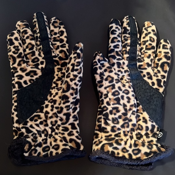 Isotoner leopard print gloves - Picture 2 of 3